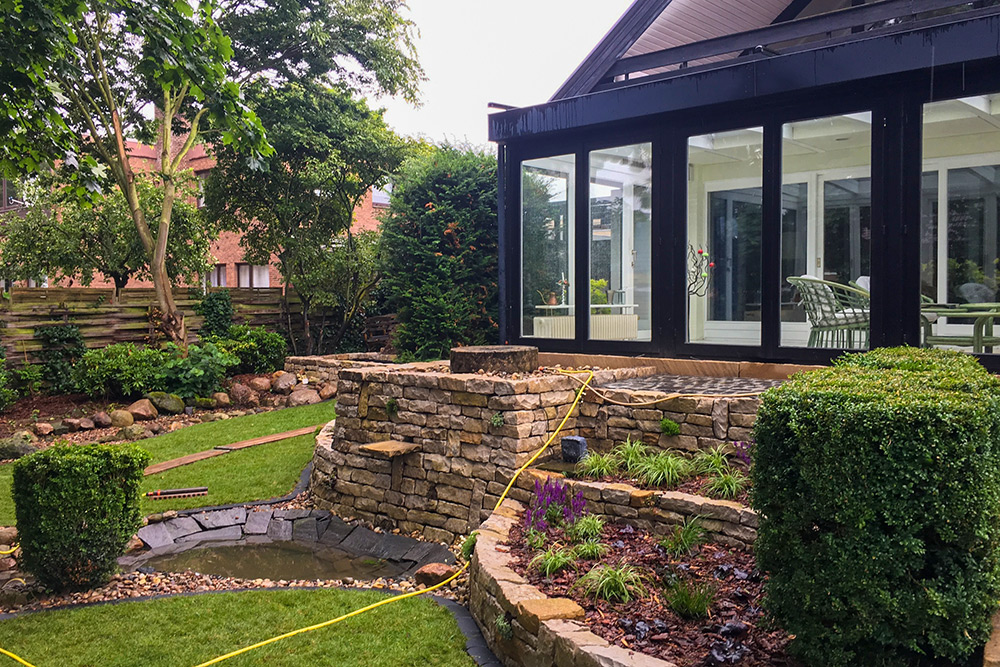 Gartenanlage mit Wasserspiel Gartenanlage mit Wasserspiel