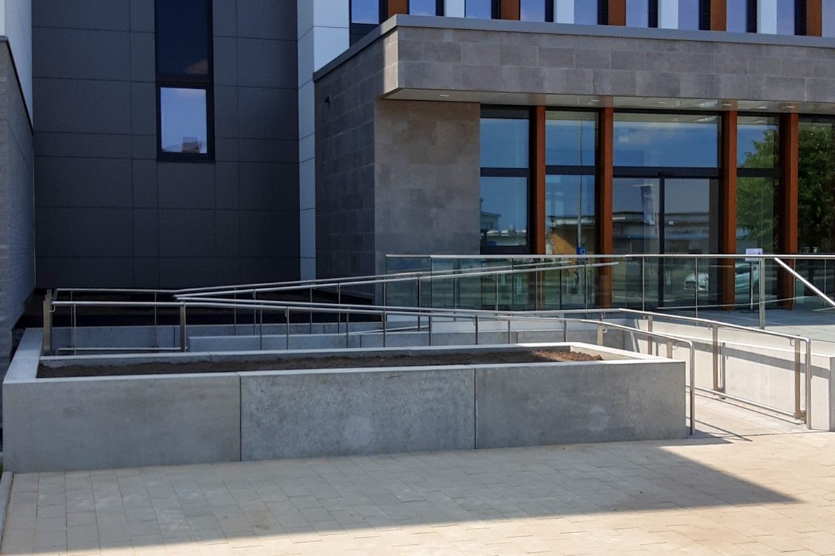 Sitzplatz-Klinker Großanlage