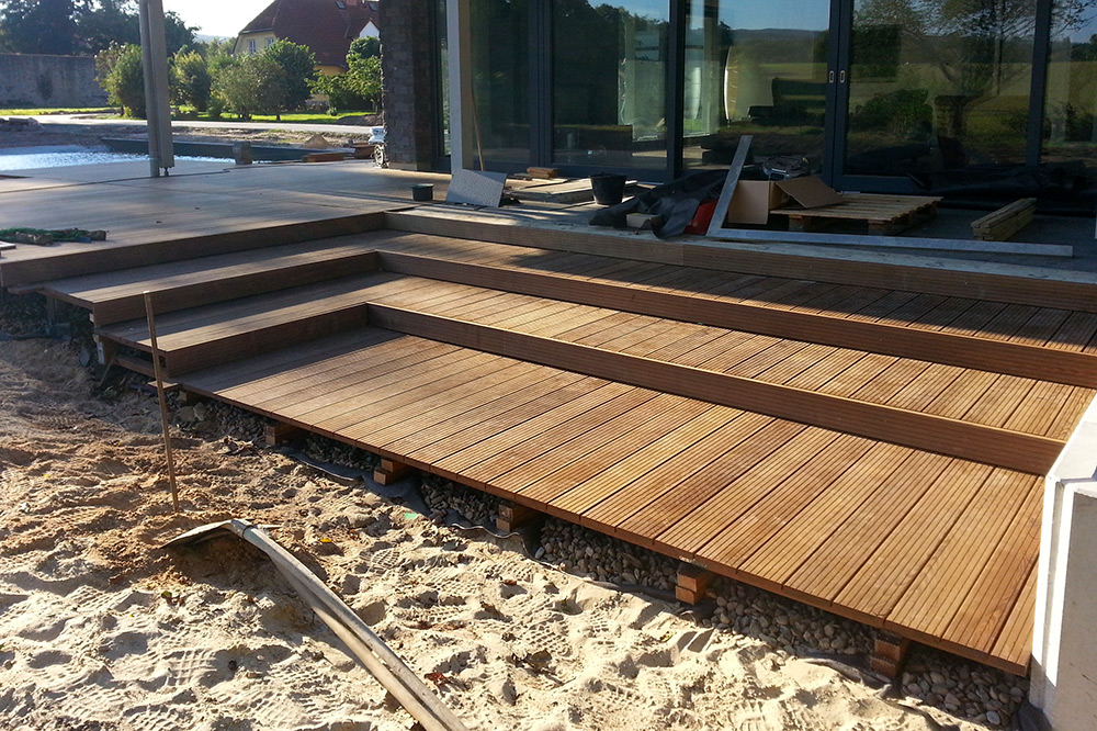 Holzdeck Holzdeck im Bau