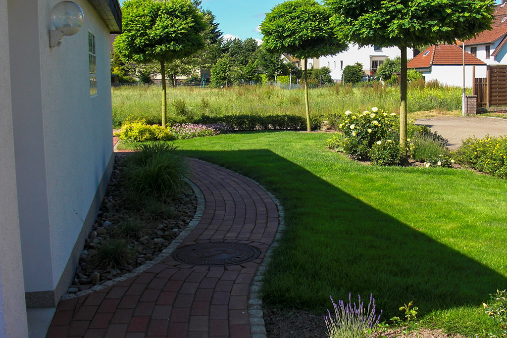 Pflanzenpflege, Wege, Rasenpflege Wege Rasen Pflanzenpflege